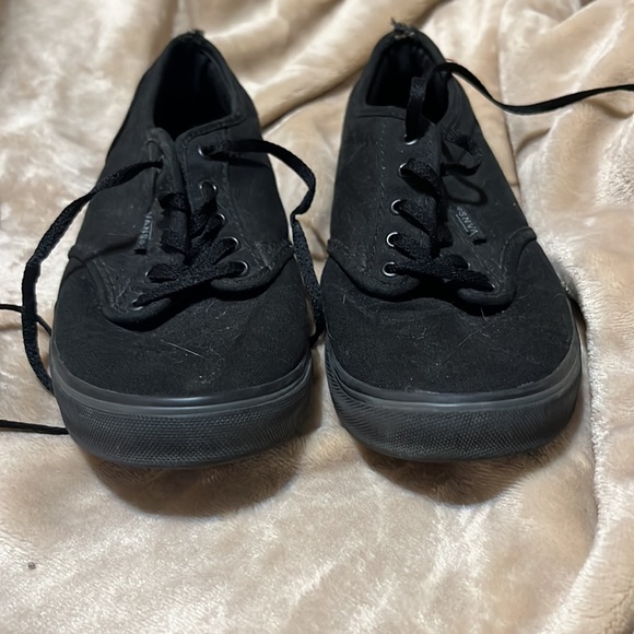 vans - Picture 2 of 3